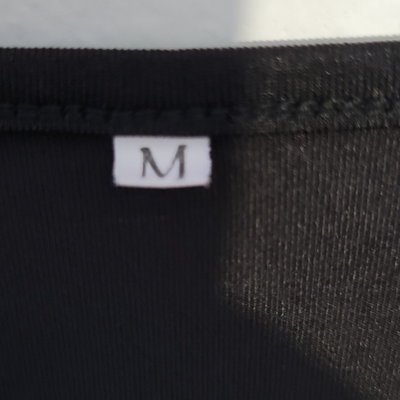 Women's Long Top Long sleeve Size Medium - Picture 2 of 3